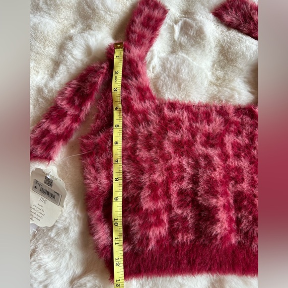 NWT Altar’d State Hot Pink Fuzzy Crop Tank Size XS - Picture 3 of 8
